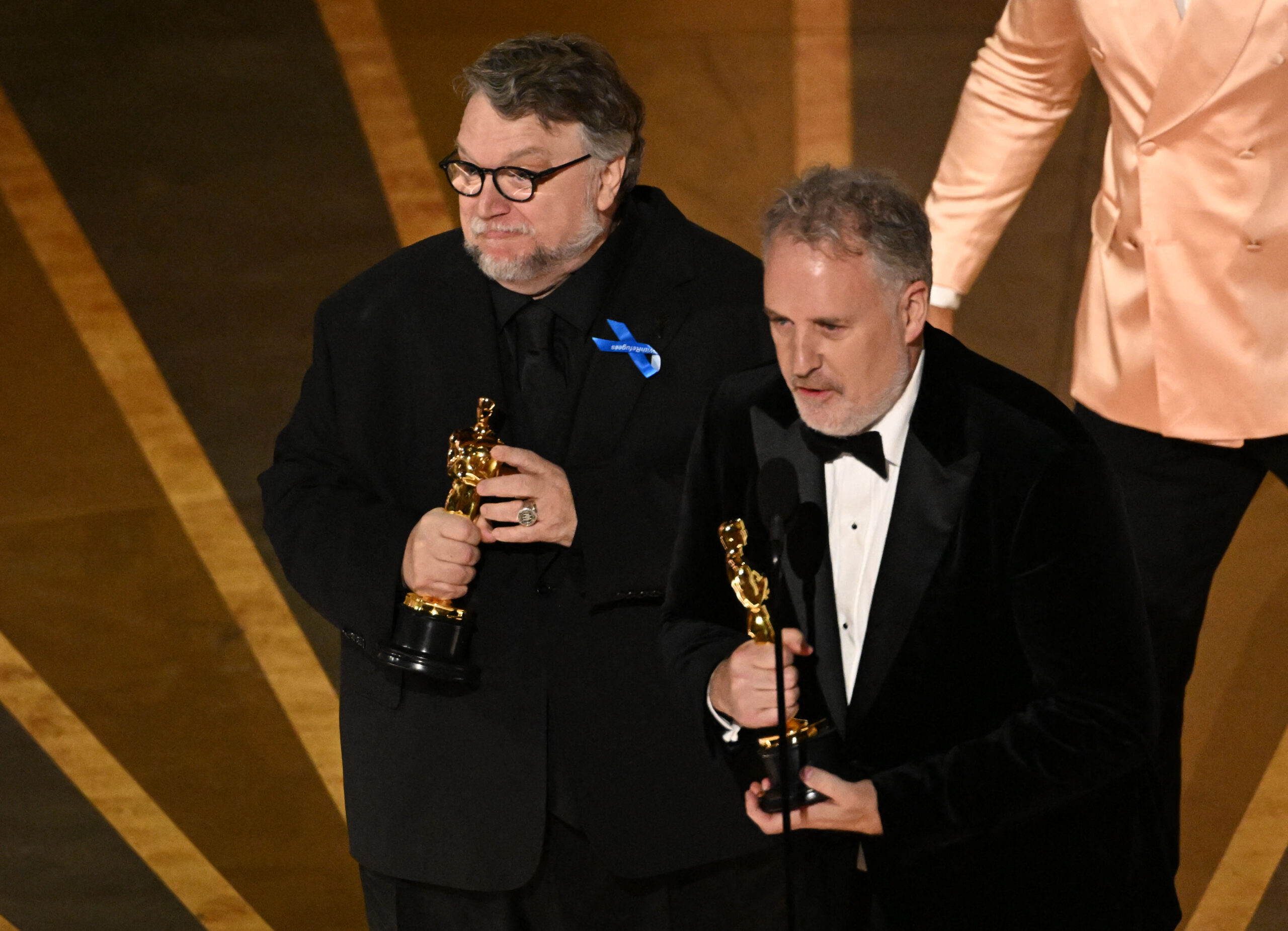 'La animación es cine': Guillermo del Toro se lleva el primer Oscar de la noche por 'Pinocho'