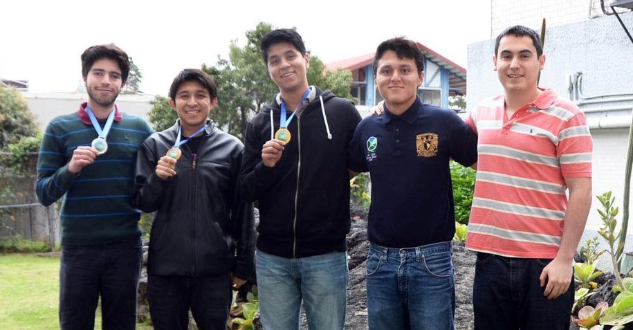 México se sube al podio con tres oros en concurso internacional de matématicas