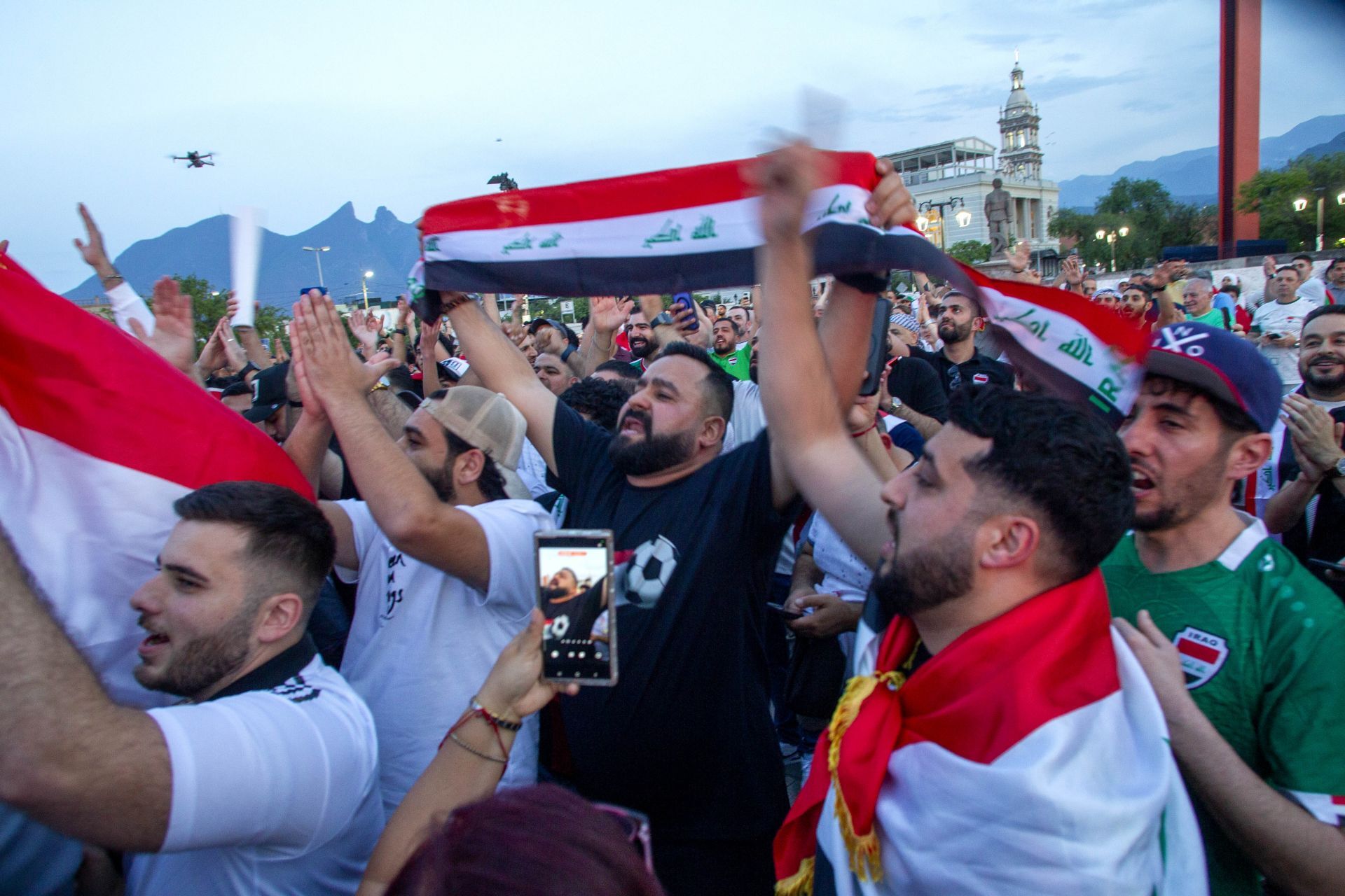 Irak vs. Bolivia: Regios abrazan a los "leones de Mesopotamia"