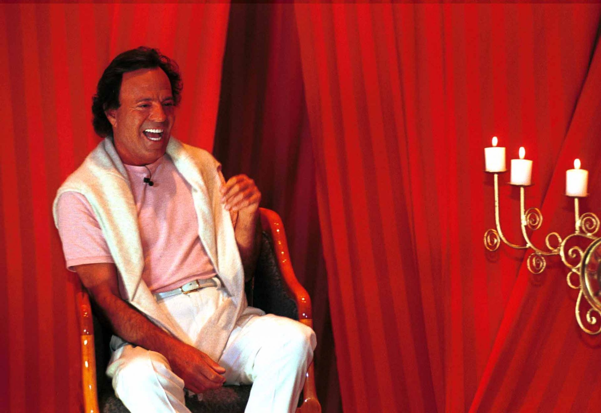 "Julio Iglesias y su familia entendían que estábamos en la época de la colonización", denunciantes