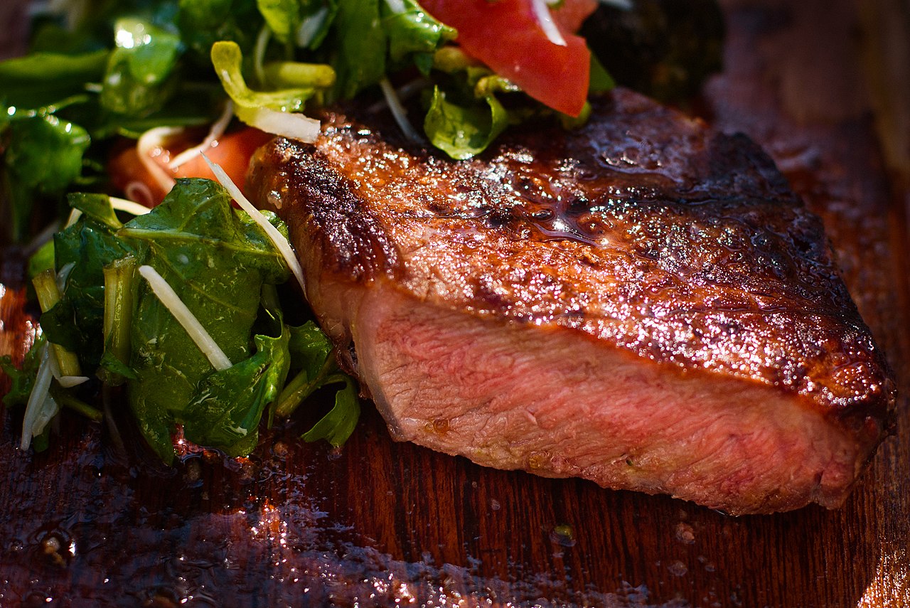 ¿Qué es y cómo se cocina el bife de chorizo?