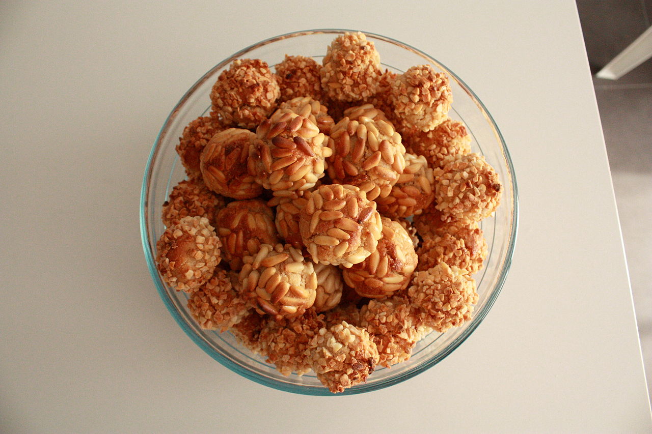 Receta de panellets de piñones: el dulce catalán para Todos los Santos