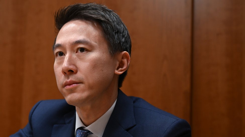 TikTok: quién es Shou Zi Chew, el enigmático CEO de la red social que enfrentó al Congreso de EU