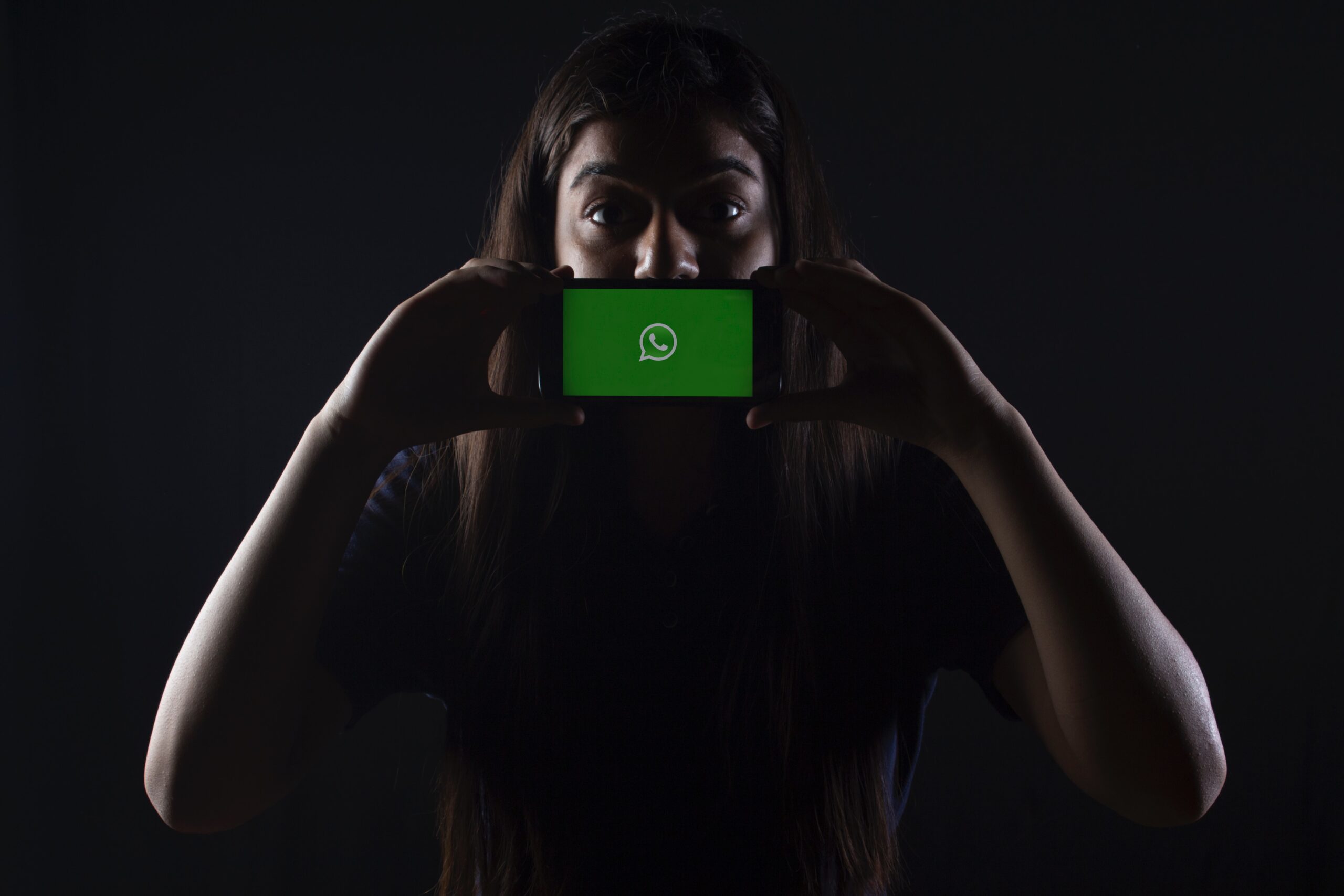 ¿El vecino te envió una cadena sobre coronavirus? *WhatsApp ya tiene un centro de info*
