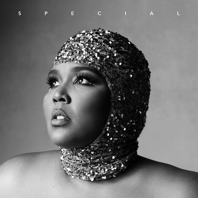 *Lizzo cambia la letra de 'Grrrls'* que tenía insulto contra personas con discapacidad