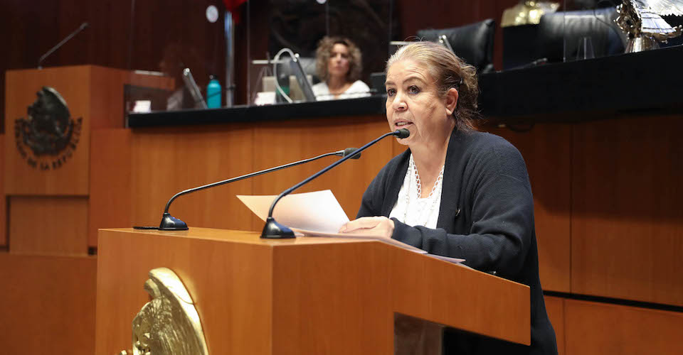 Senadores de Morena piden cuentas por desabasto, tras regaño de AMLO