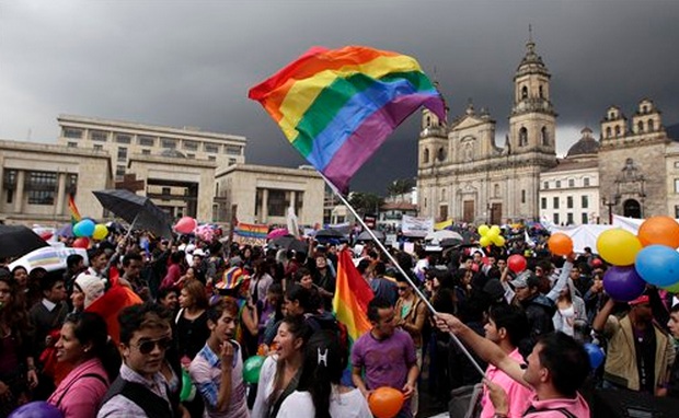 Piden a OMS eliminar homosexualidad como enfermedad