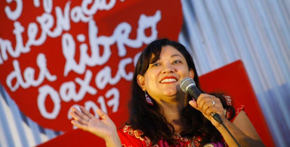 Reyna Grande, la niña que dejó la pobreza de Iguala, para triunfar como escritora en EU