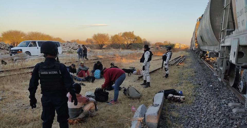 INM hace 50 operativos en La Bestia; señala a página de organizar a migrantes