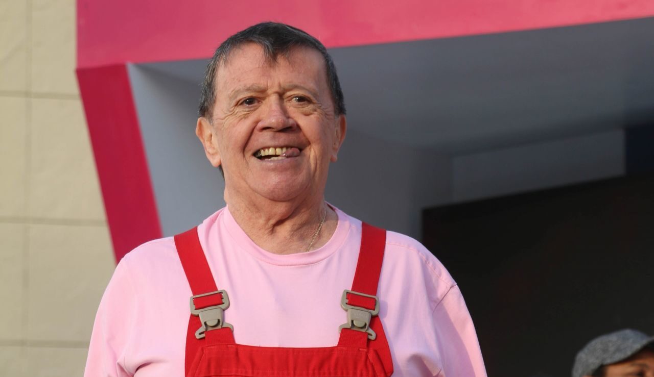 AMLO, políticos y funcionarios lamentan la muerte de Chabelo