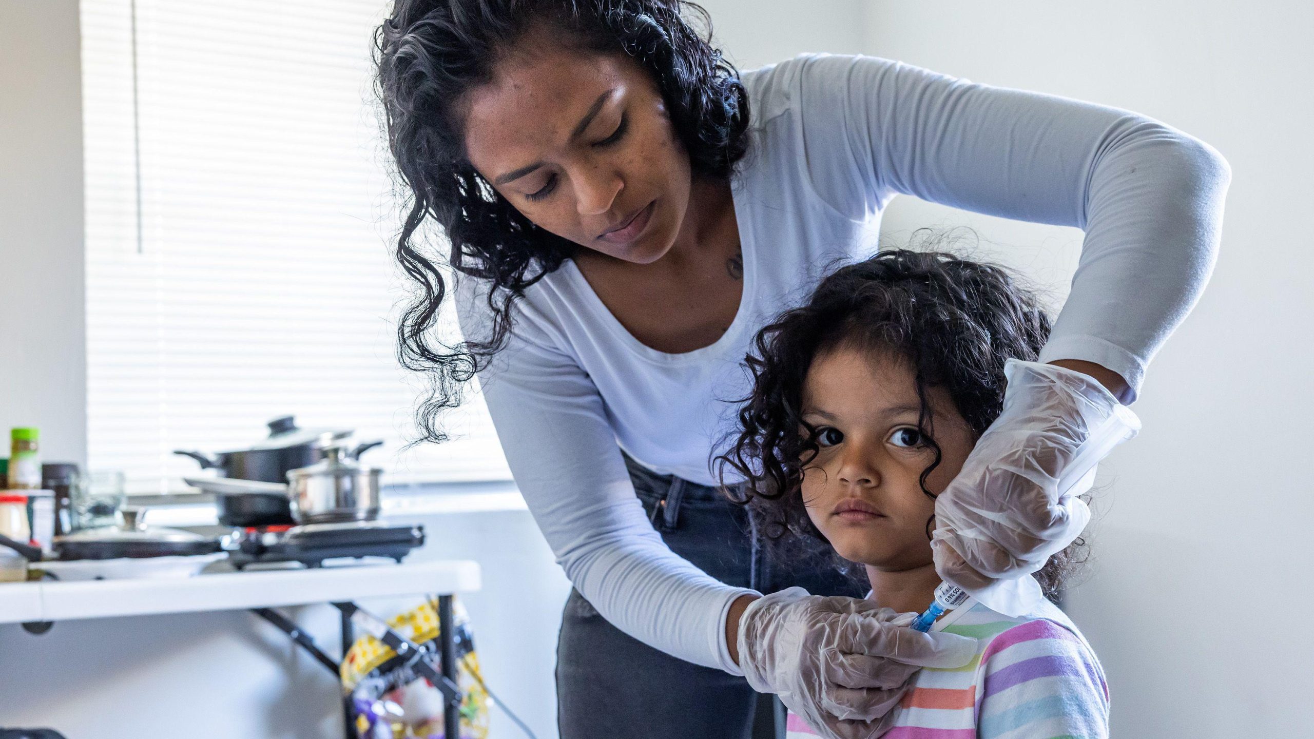 “Si la deportan, morirá”: la niña mexicana de 4 años cuya vida depende de un tratamiento en EU