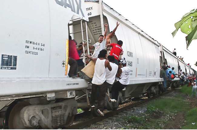 Asalto a tren en Veracruz deja 9 migrantes heridos