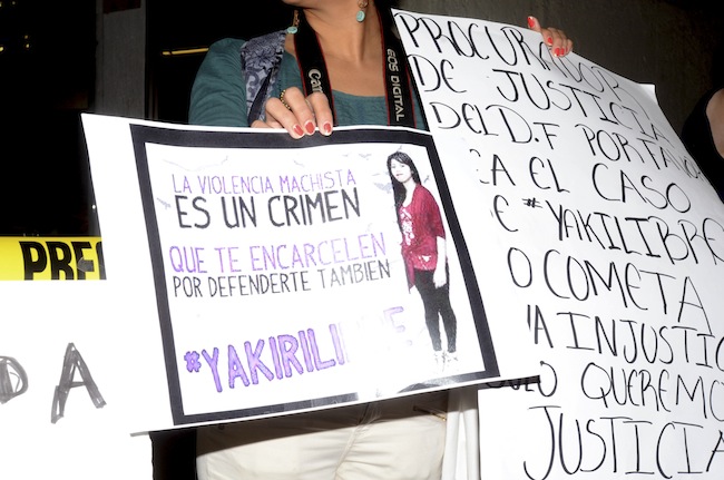 Marchan para exigir liberación de joven encarcelada por matar a su violador