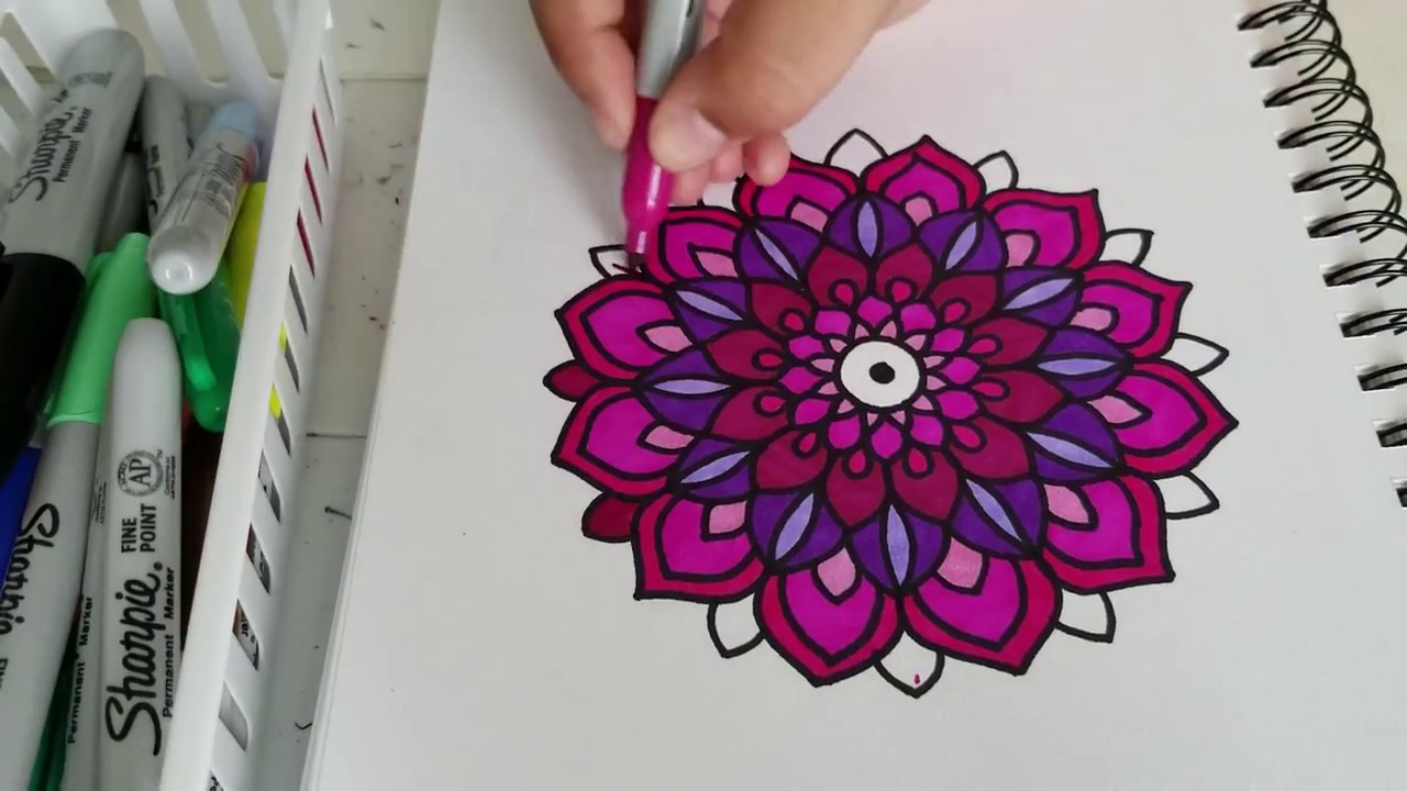 *Colorear mandalas*, una manera de mantener la paz mental en tiempos difíciles