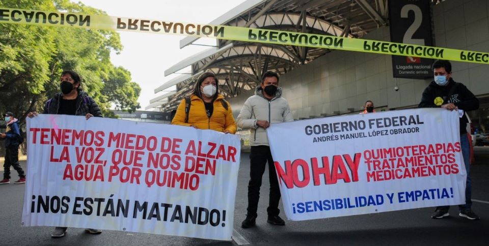 Padres de niños con cáncer protestarán cada martes mientras haya desabasto