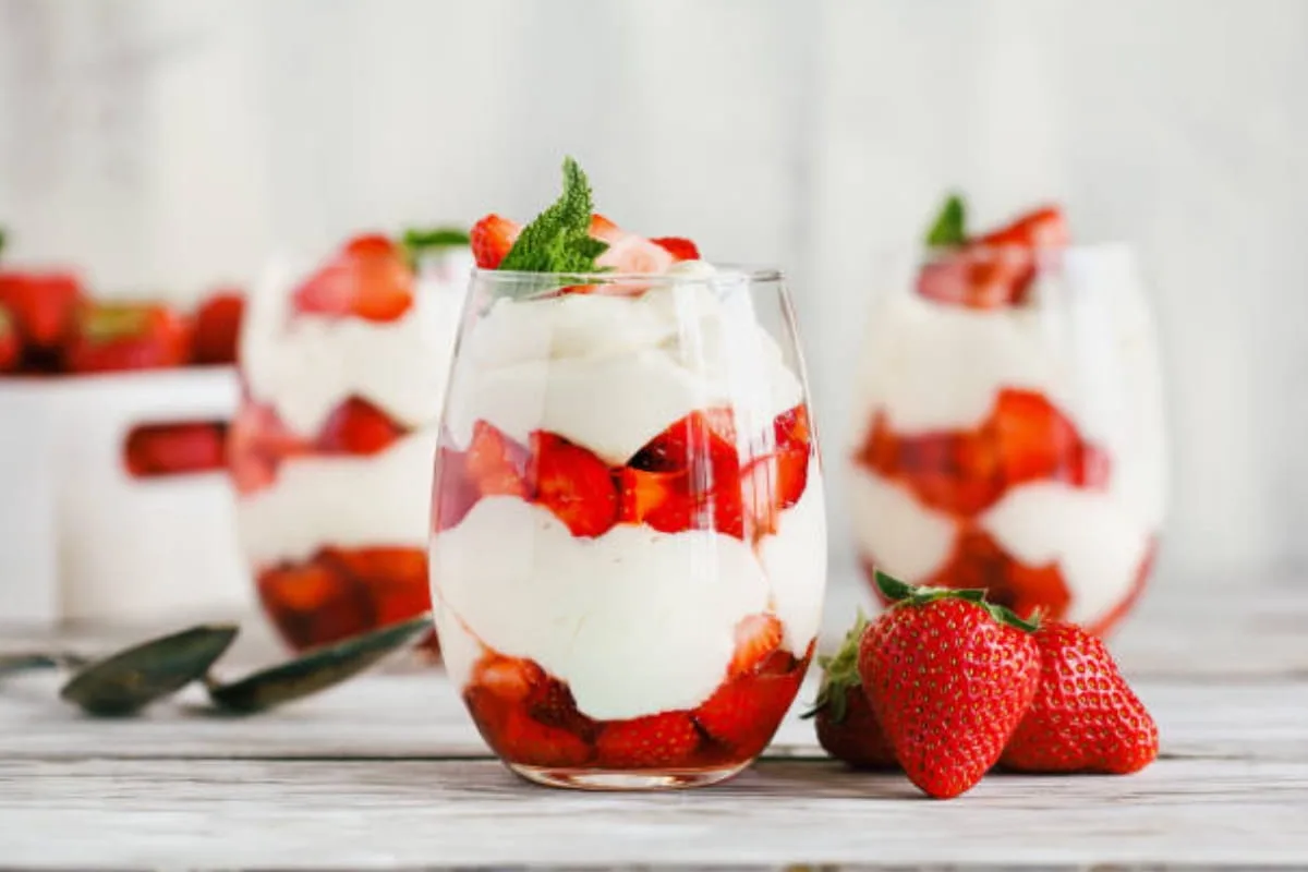 Mejora tu receta de fresas con crema con estas 5 creativas sugerencias