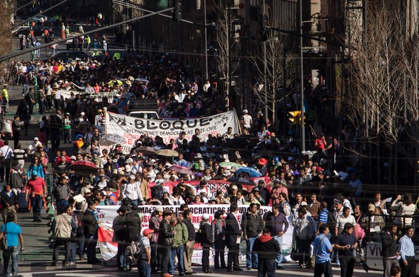 Maestros de 8 estados entregan amparos contra Reforma Laboral