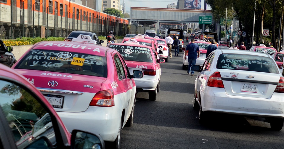 Taxistas cancelan movilización prevista para el lunes en CDMX