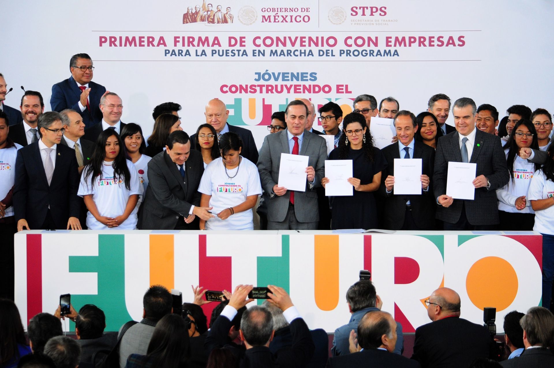 ¿5 de cada 10? No hay claridad sobre porcentaje de JCF que obtienen empleo