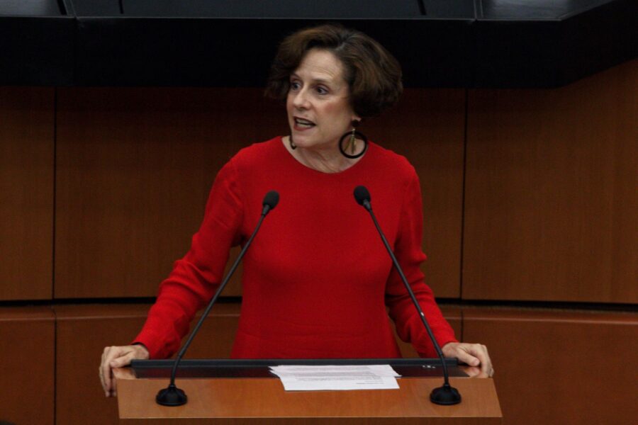 Denise Dresser presenta demanda contra AMLO por difamarla en las mañaneras 