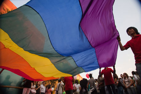 Exigen en marcha gay acceso a seguridad social y trato equitativo de la Policía