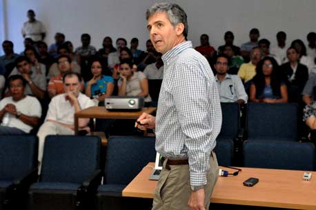 Dan el Príncipe de Asturias de la ciencia a neurocirujano mexicano