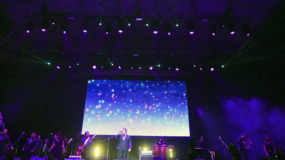 El histórico debut de Los Ángeles Azules en el Festival de Coachella (y cómo creció la pasión por la cumbia en EU)