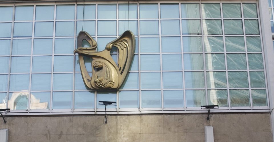 Paciente con tumor en la columna presenta denuncia penal contra el IMSS, tras 8 años sin tratamiento