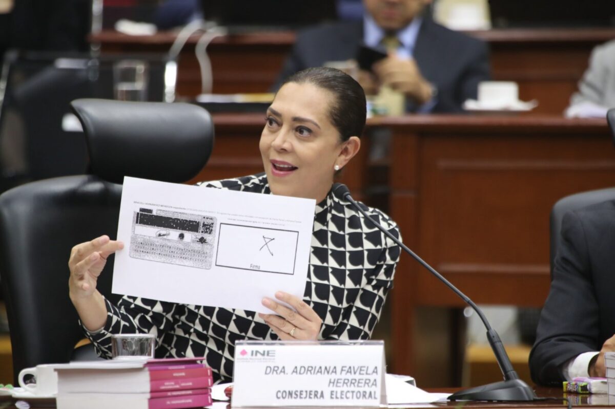 Taddei propone a exconsejera Adriana Favela como secretaria ejecutiva del INE