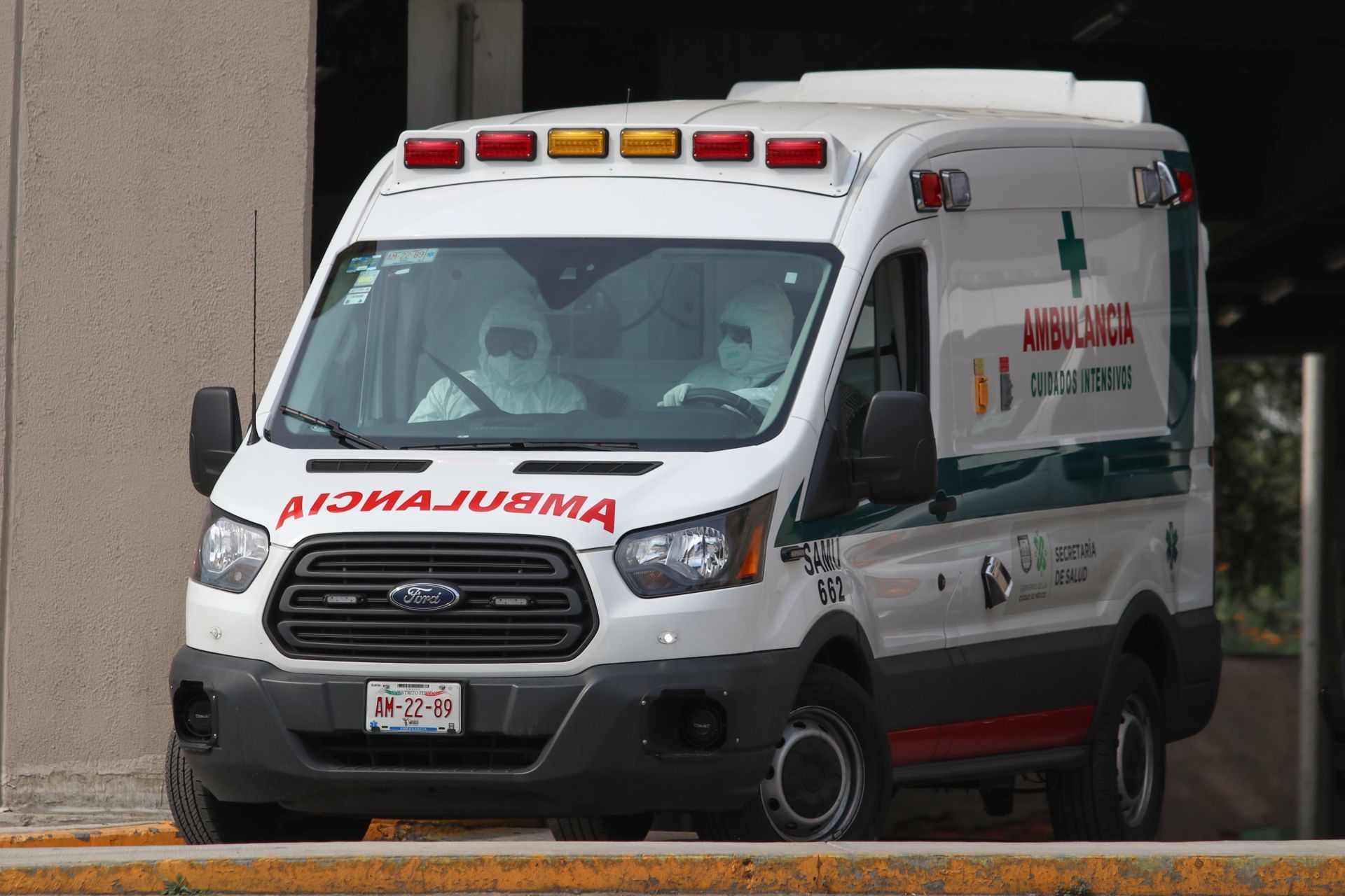 Atropellan a tres trabajadores de limpieza del gobierno de CDMX en Iztapalapa; hay un detenido