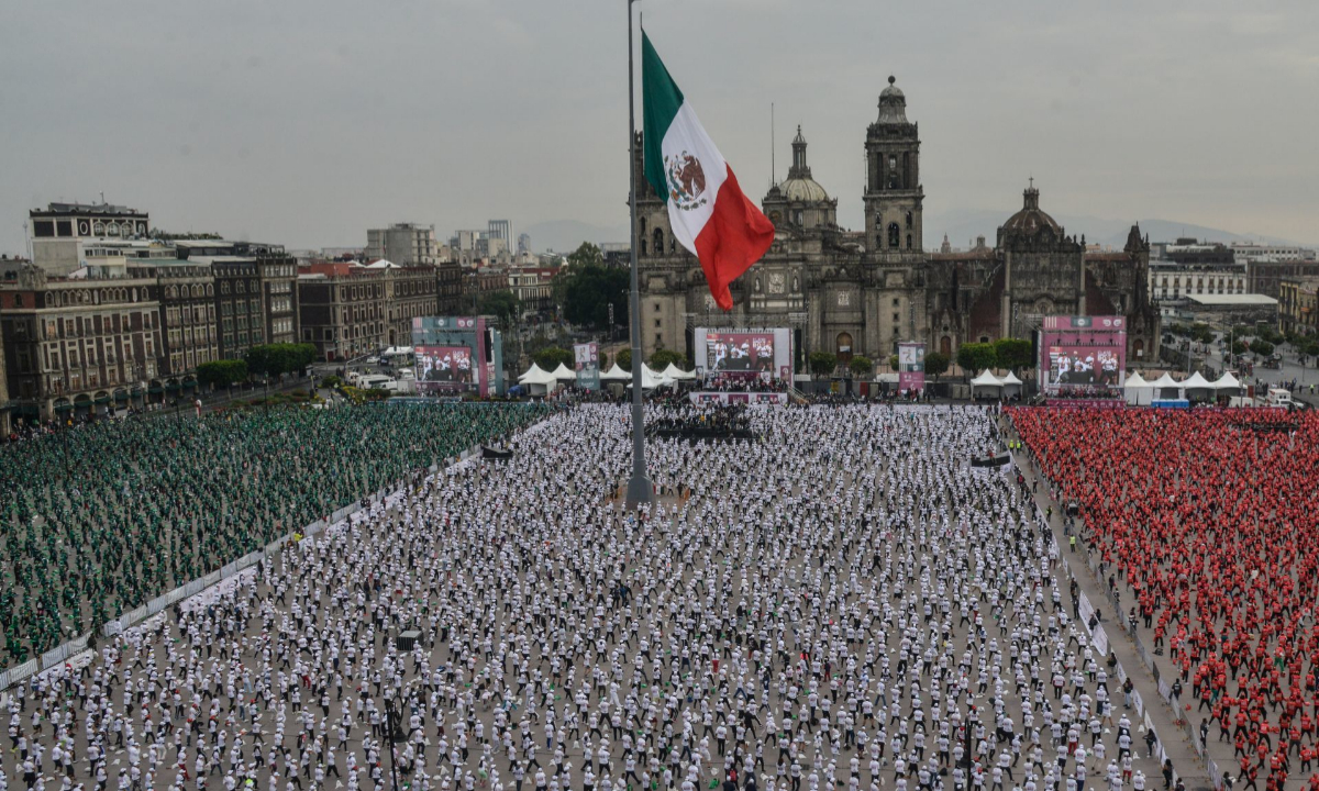 ¡Récord por knockout! Así fue la *clase masiva de box en el Zócalo* que obtuvo el Guiness
