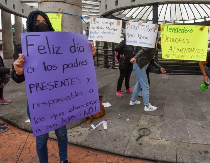 Senado aprueba registro de deudores alimentarios; fichados no podrán tramitar licencia de manejo