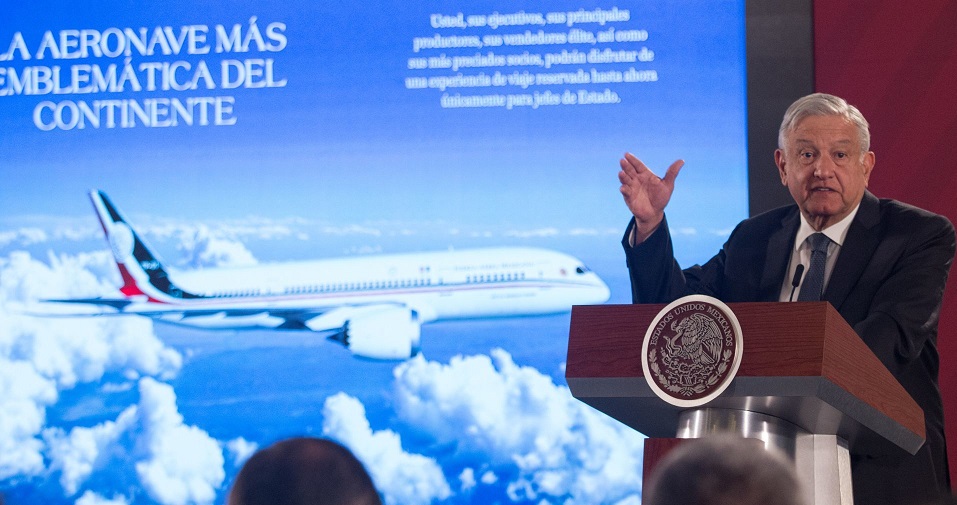 AMLO acumula promesas por venta del avión, pero no salen las cuentas