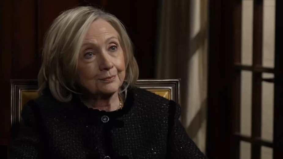 Hillary Clinton acusa al gobierno de Trump de ocultar información de los archivos de Epstein en entrevista con la BBC