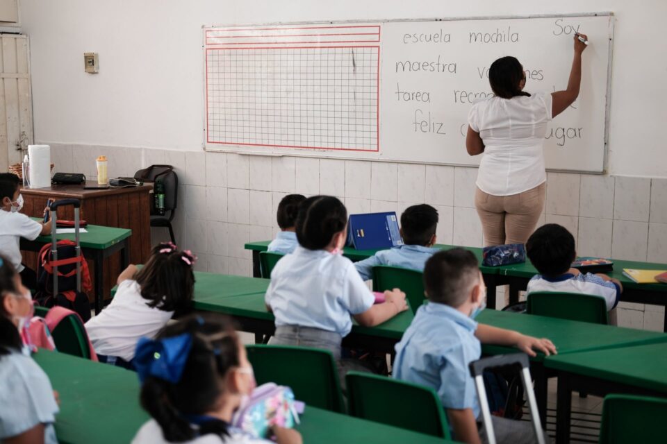La SEP acepta suspender programa piloto de nuevo plan de estudios