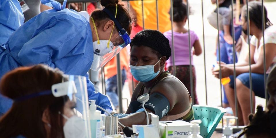 Juez de Chihuahua ordena a Salud realizar plan contra COVID en migrantes
