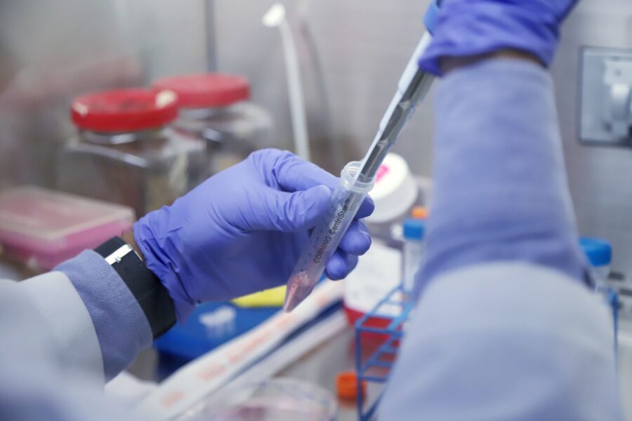 Anestesiólogos piden no criminalizar su labor y exigen concluir investigación en casos de meningitis