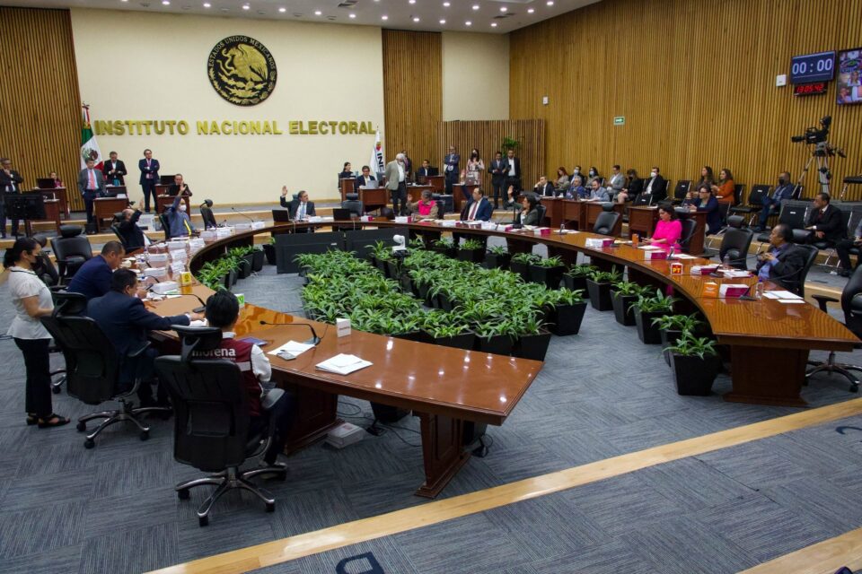 El INE interpone segunda controversia constitucional contra el “plan B”