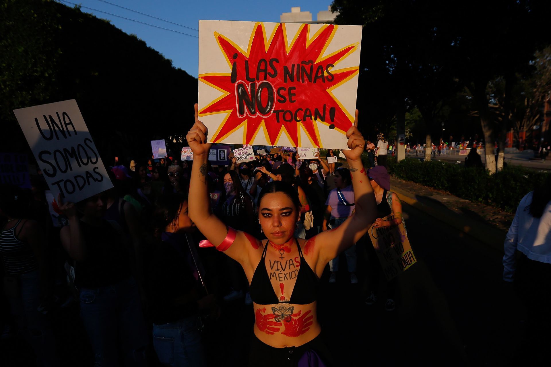 Alumnas de preparatoria denuncian acoso de empleados de paletería en Querétaro