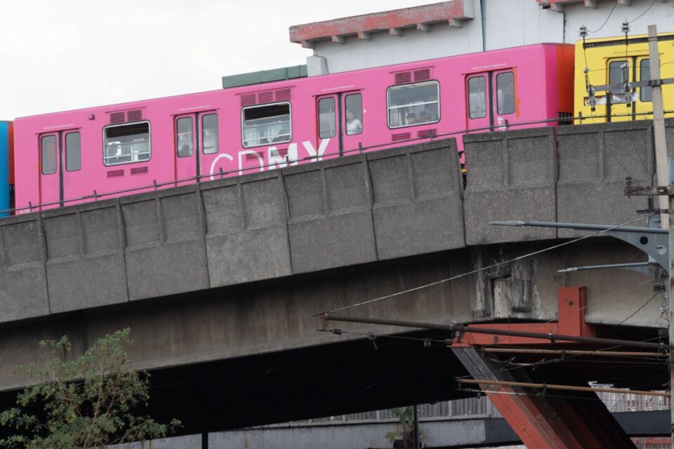 Autoridades de la CDMX refuerzan tramo elevado de la Línea 9 del Metro