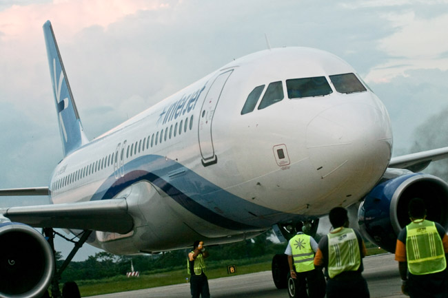 El primer vuelo <i>verde</i> en Latinoamérica sale de México