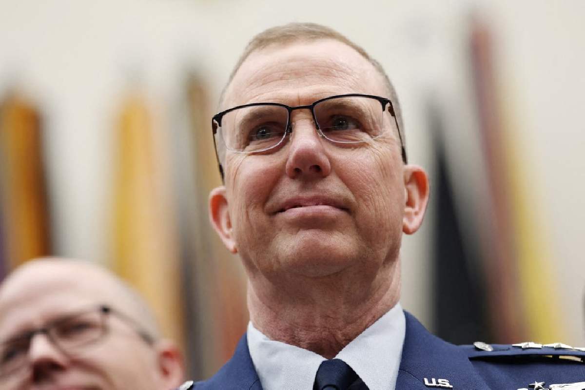 Alertan de amenazas y hackeos a militares de EU por cárteles mexicanos en la frontera