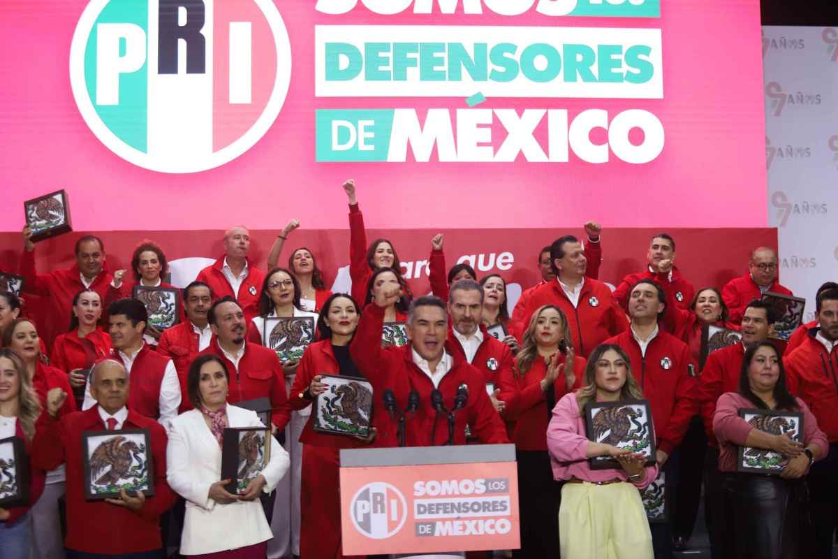 "Alito" Moreno designa a Robles como coordinadora de defensores de PRI para buscar voto en 2027