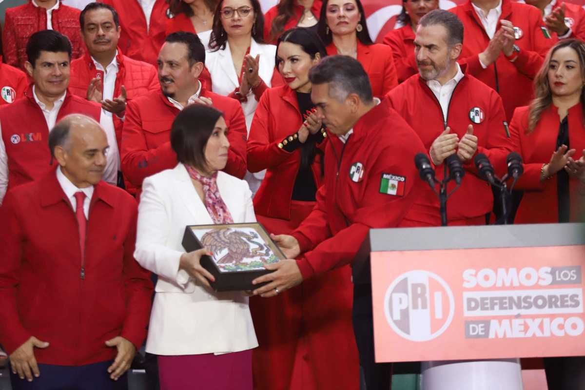 "Alito" Moreno designa a Robles como coordinadora de defensores de PRI para buscar voto en 2027