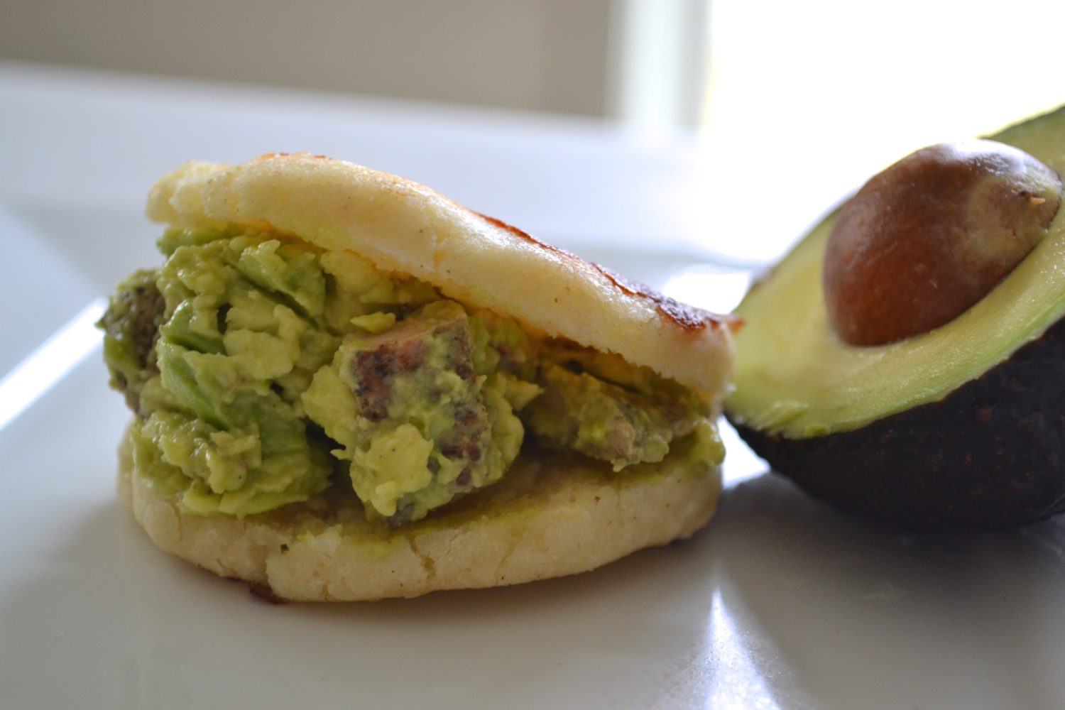 Cocina algo diferente: arepas venezolanas reina pepiada