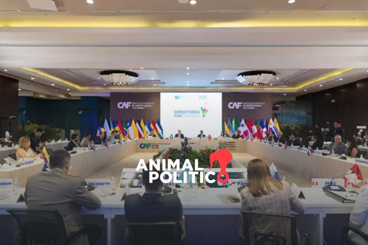 CFE recibe 300 mdd del Banco de Desarrollo para financiar red eléctrica nacional 