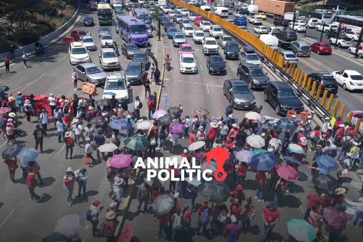 CNTE realiza marcha y bloqueos en CDMX para exigir cumplimiento a sus demandas