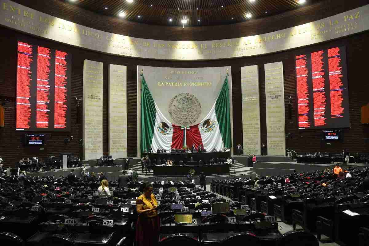 Plan B electoral llega recortado a Diputados; Monreal admite "operación cicatriz" con el PT