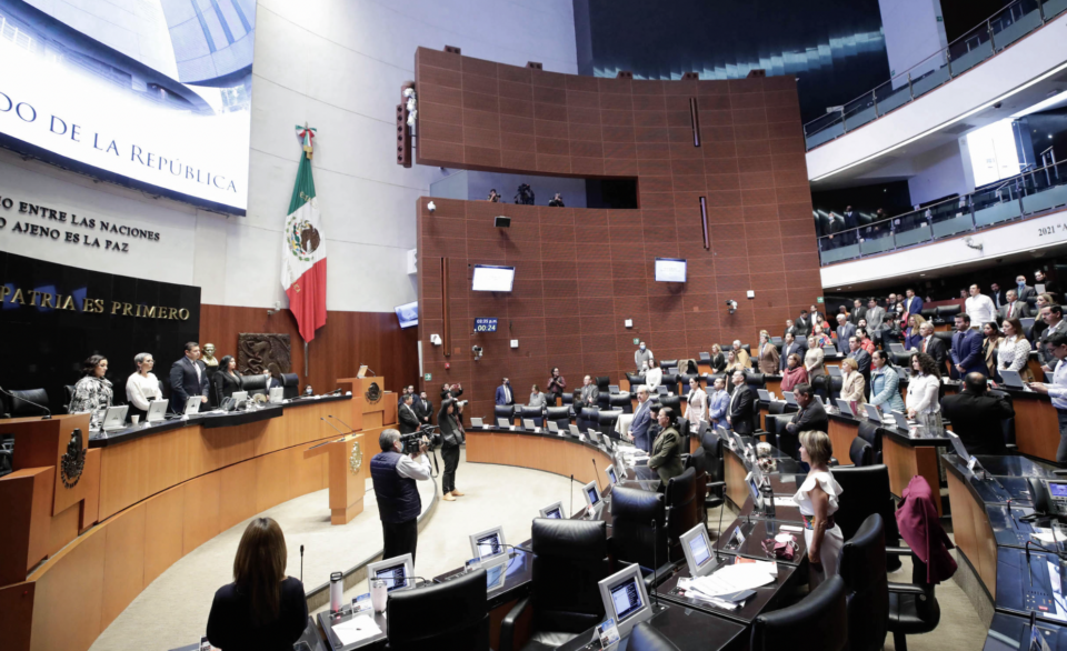 Acción, controversia y amparos esperan a reforma electoral, alerta oposición