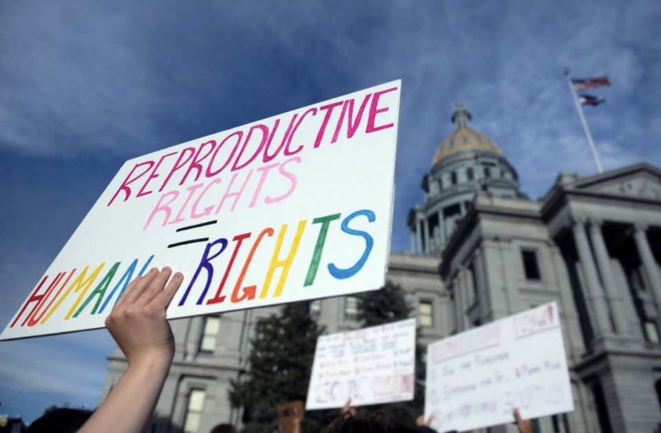 A seis meses del revés a Roe vs. Wade, 66 clínicas para aborto cerraron en EU